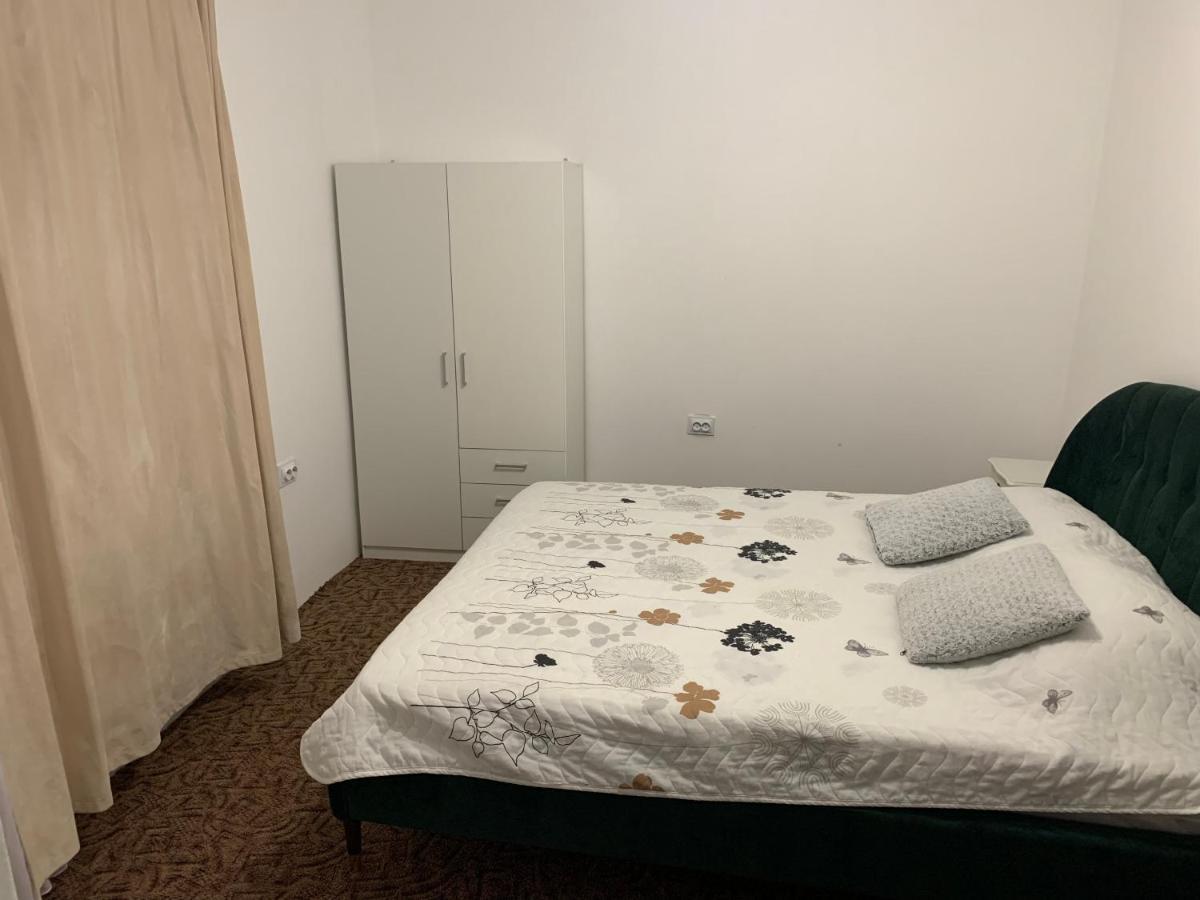 Luxury Accommodation Republicii Braşov Exteriör bild