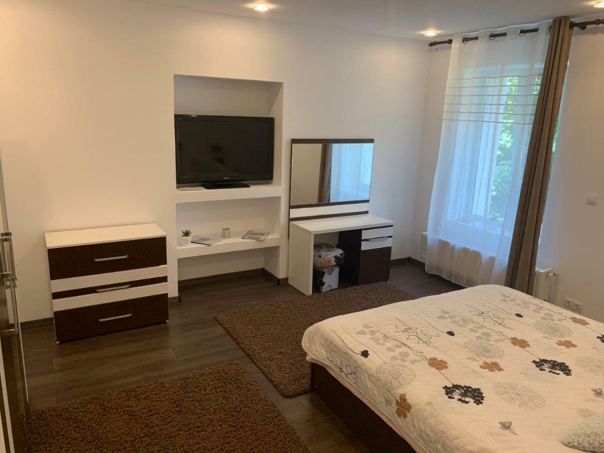 Luxury Accommodation Republicii Braşov Exteriör bild